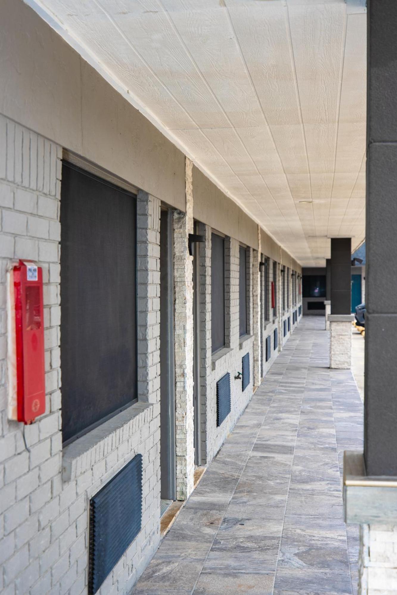 Americas Best Value Inn Harlingen Exterior foto