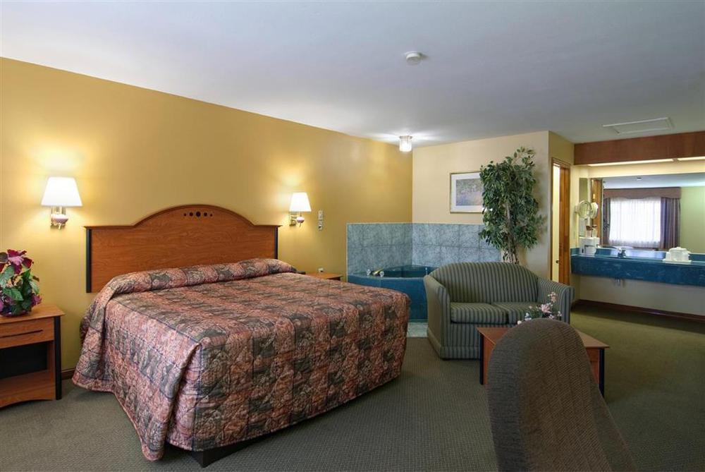 Americas Best Value Inn Harlingen Quarto foto